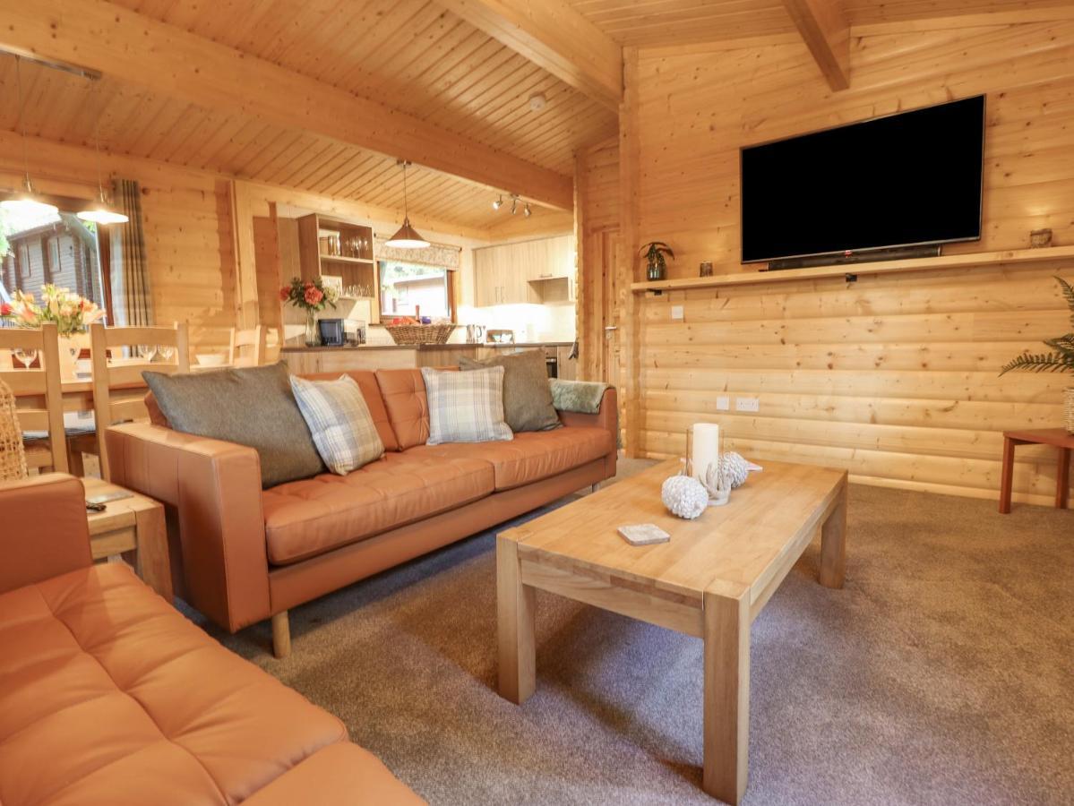 Leafy Hollow Lodge Louth  Exterior photo