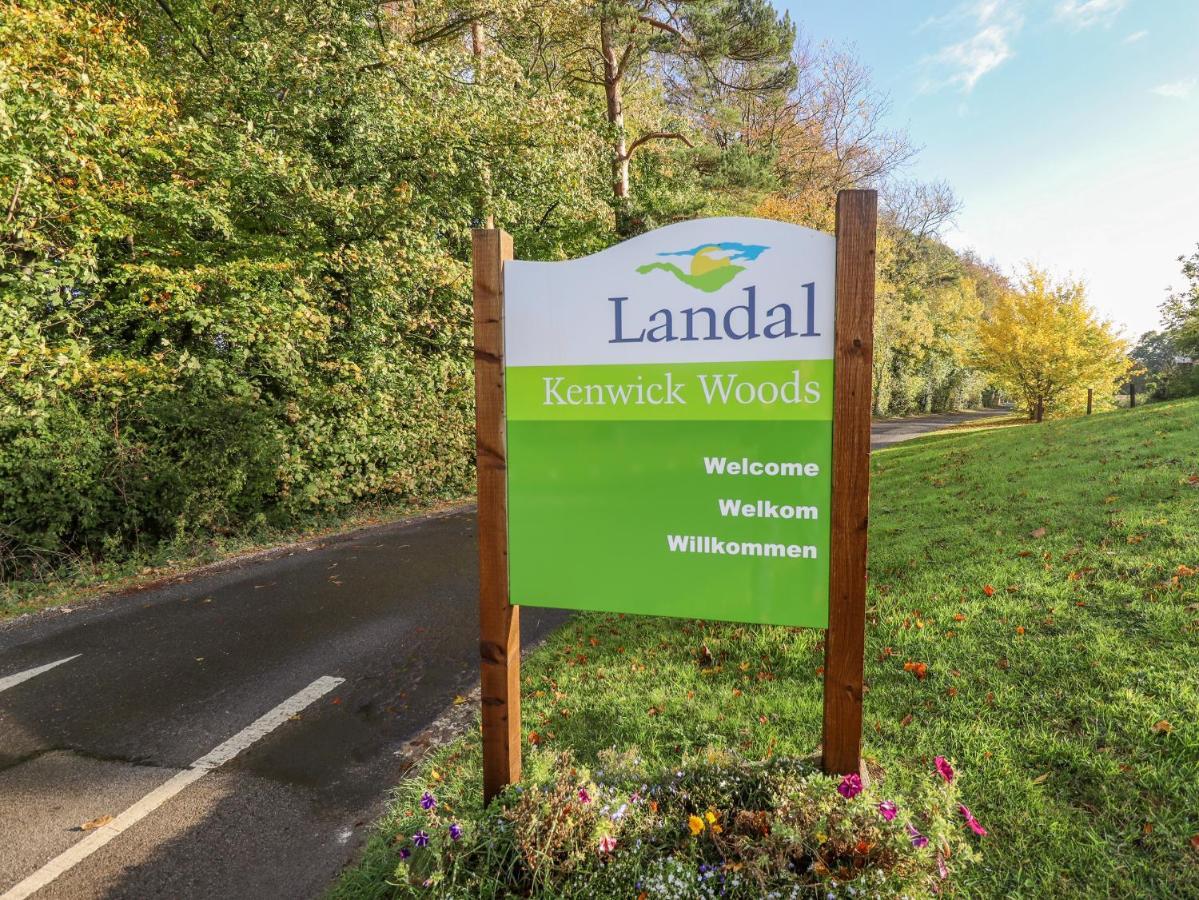 Leafy Hollow Lodge Louth  Exterior photo